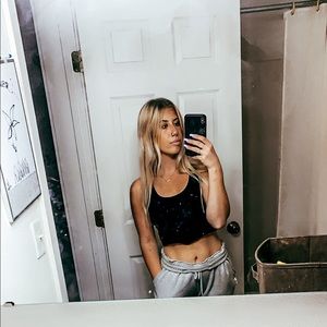 Meet your Posher, Acaila